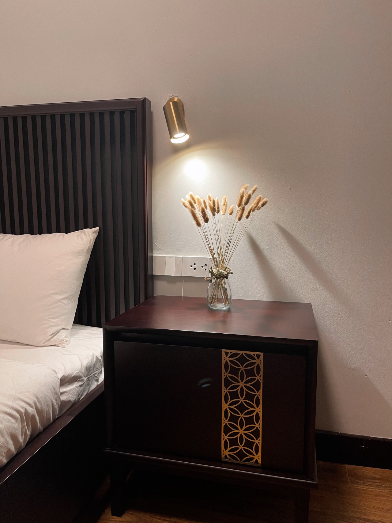 Leo Home Suites