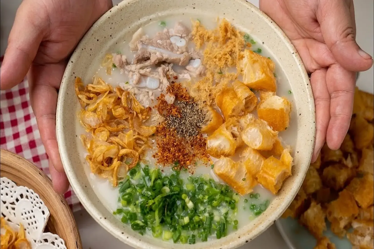 Cháo sườn sụn - Review 5 Món Ăn Khuya Sài Gòn Cho Những "Cú Đêm" Đích Thực Cháo sườn sụn - Review 5 Món Ăn Khuya Sài Gòn Cho Những "Cú Đêm" Đích Thực
