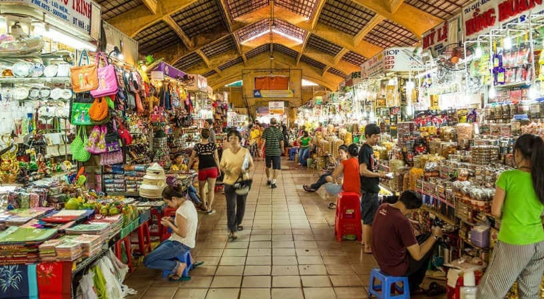 Điểm Danh Những Khu Chợ Ẩm Thực Đường Phố S&agrave;i G&ograve;n Nức Tiếng Gần Xa