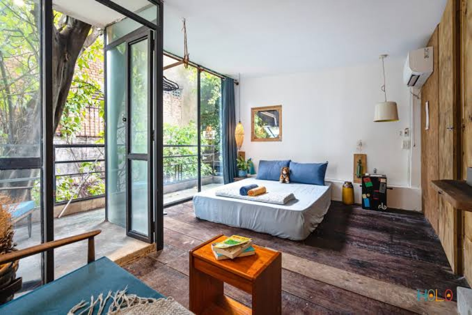Kinh Nghiệm Đặt Ph&ograve;ng Kh&aacute;ch Sạn & Homestay Tại Quận 1: B&iacute; K&iacute;p Chọn Chỗ Ở "Đẹp - Sạch - Gần Trung T&acirc;m"