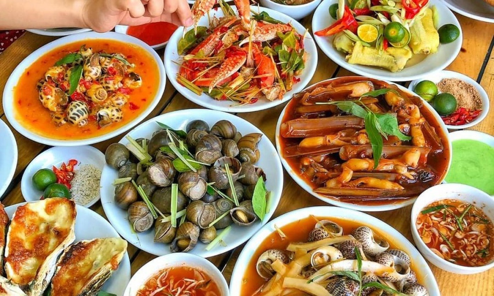 Ốc vỉa hè - Review 5 Món Ăn Khuya Sài Gòn Cho Những "Cú Đêm" Đích Thực Ốc vỉa hè - Review 5 Món Ăn Khuya Sài Gòn Cho Những "Cú Đêm" Đích Thực