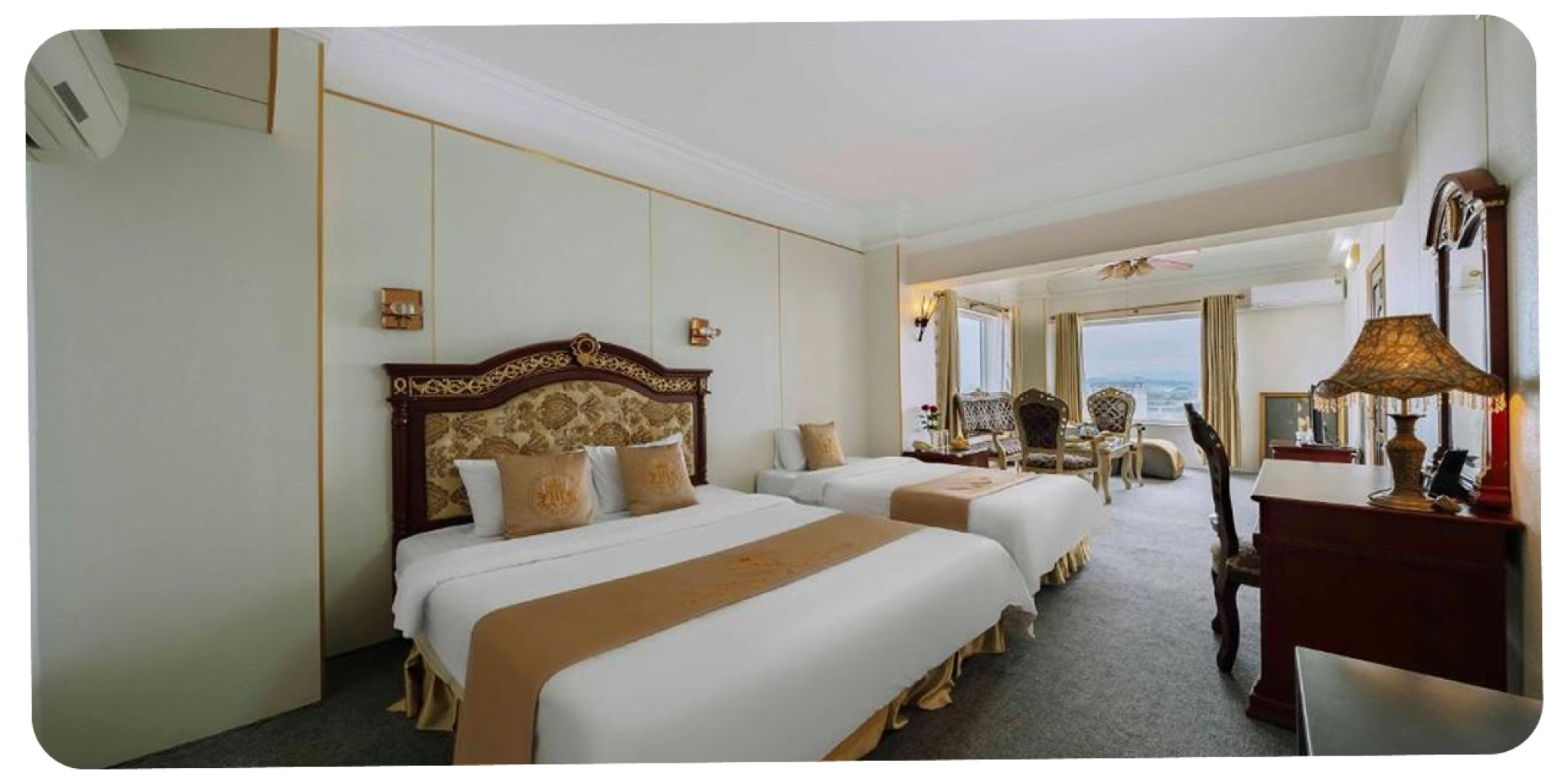 Ho&agrave;ng Long Hotel tại trung t&acirc;m Hải Ph&ograve;ng, gần s&ocirc;ng v&agrave; ga t&agrave;u, vị tr&iacute; thuận tiện cho du kh&aacute;ch.