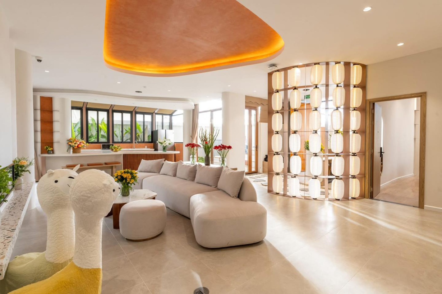 Phòng khách Meraki Villa Đà Lạt với phong cách Modern Scandinavian cùng Minimalist, không gian hiện đại và tinh tế